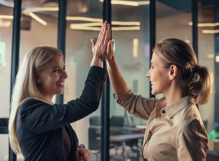 Informal Employee Recognition: Benefits, Implementation & More