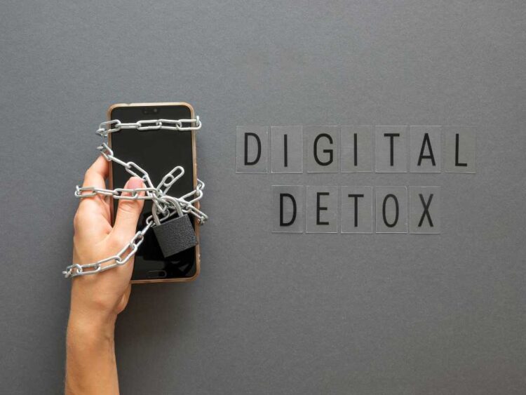 Digital addiction detox: Streamline tech to maximize impact, minimize risks