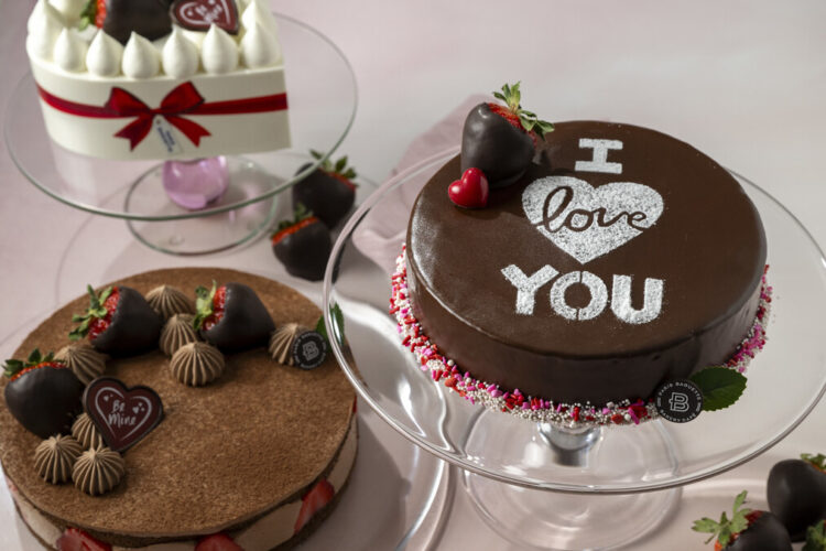 Paris Baguette Unveils a Collection of Handcrafted Cakes and Chocolate-Covered Strawberry Treats for Valentine’s Day – and it’s Love at First Bite