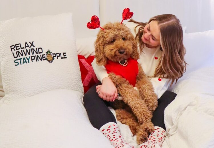 STAYPINEAPPLE CELEBRATES VALENTINE’S DAY WITH PINEAPPLE PUP PLUS ONE PROMOTION